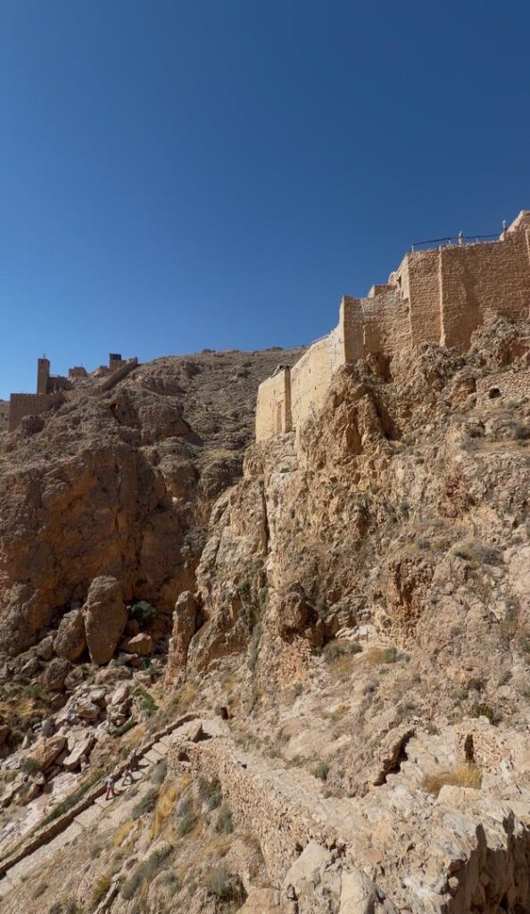 Mar Moussa : le monastère suspendu entre désert, spiritualité et dialogue au cœur de la Syrie whatsapp image 2026 06 27 at 12.43.19 am