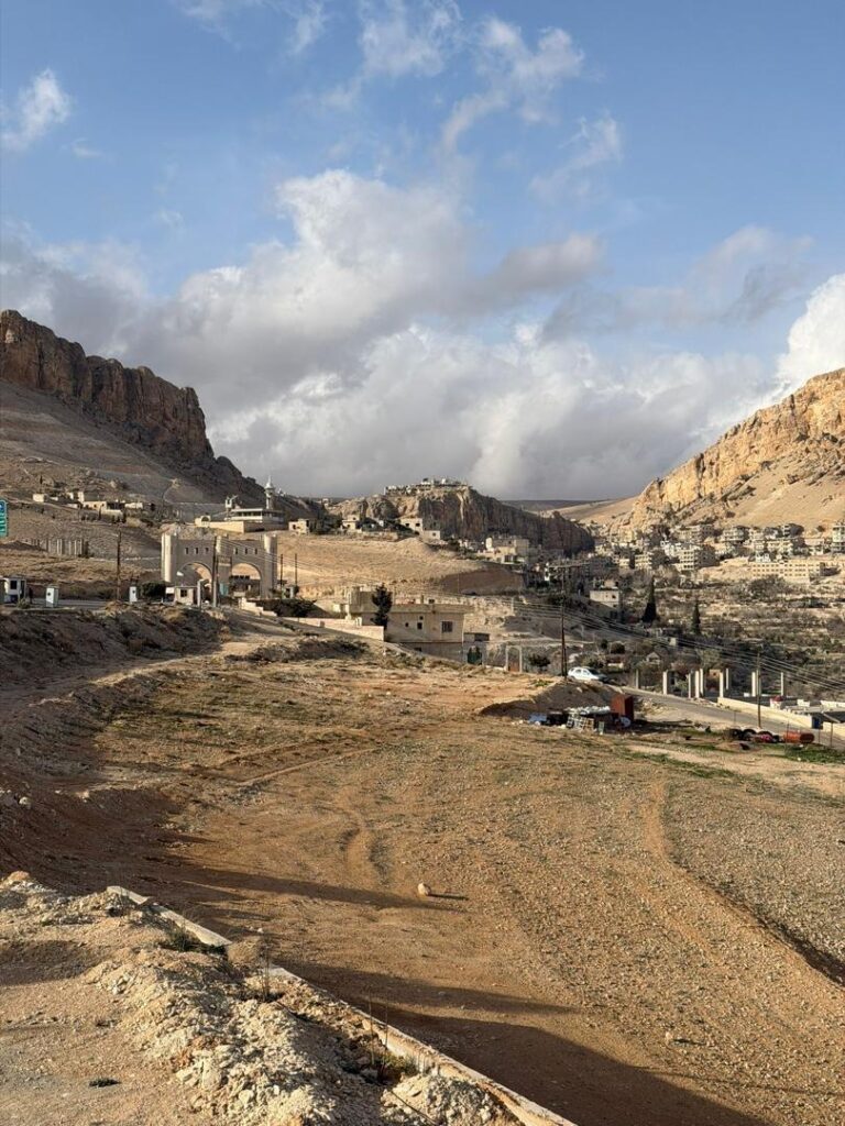 Maaloula, le village où l'araméen résonne encore au cœur des montagnes de Syrie whatsapp image 2026 07 08 at 12.26.55 am
